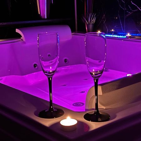 Apartament Z Jacuzzi Na Wylacznosc Dolina Baryczy Zmigrod 外观 照片
